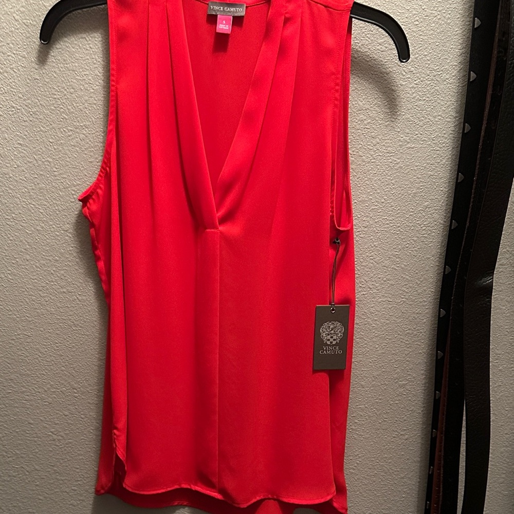 Vince Camuto sleeveless blouse. Size small.